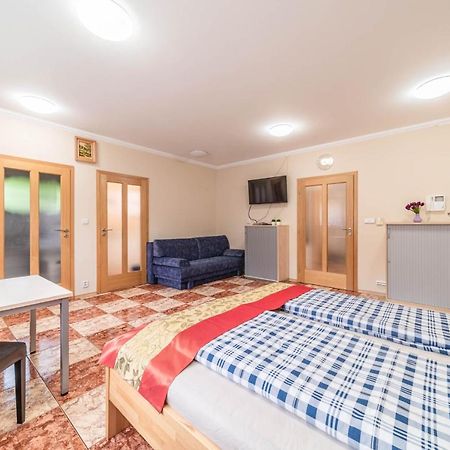 Apartman Blizko Centra Prahy Praga Zewnętrze zdjęcie