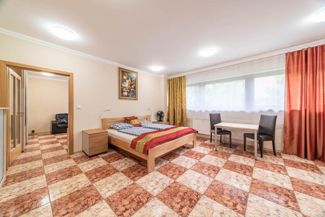 Apartman Blizko Centra Prahy Praga Zewnętrze zdjęcie