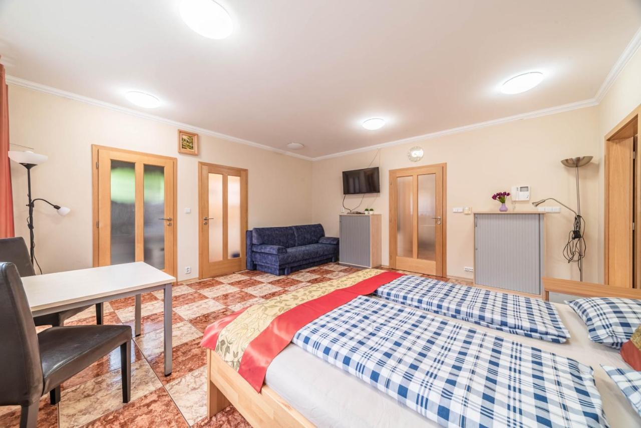 Apartman Blizko Centra Prahy Praga Zewnętrze zdjęcie