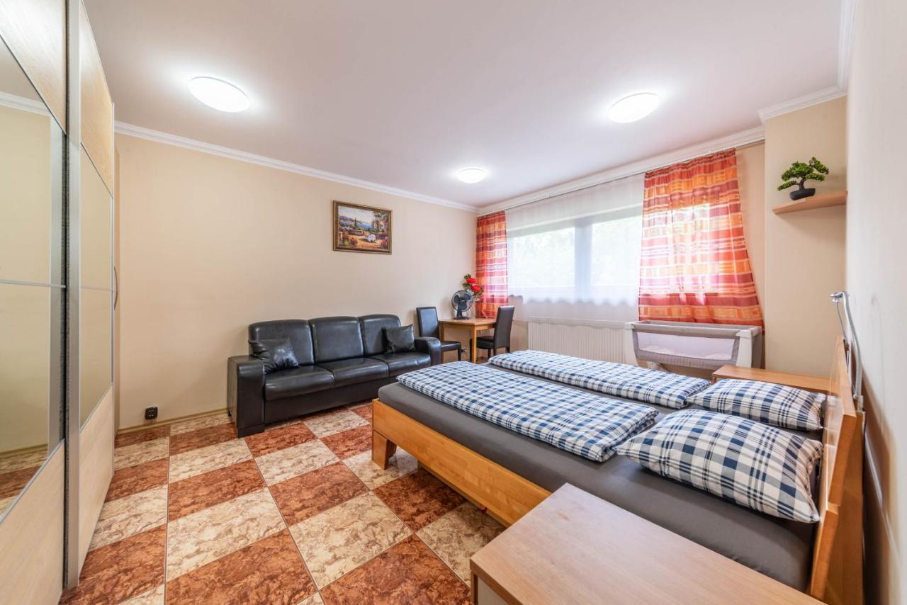 Apartman Blizko Centra Prahy Praga Zewnętrze zdjęcie