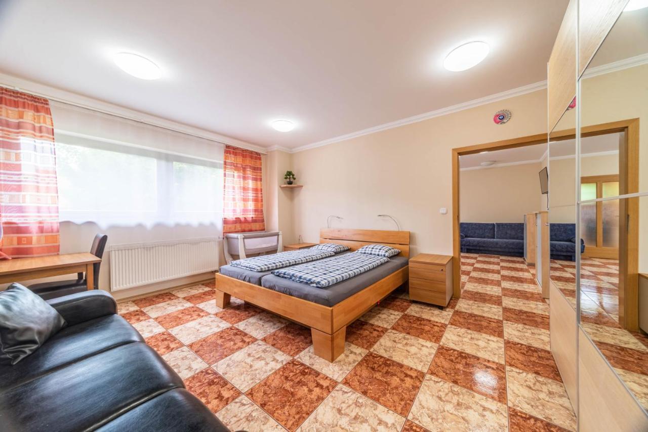 Apartman Blizko Centra Prahy Praga Zewnętrze zdjęcie