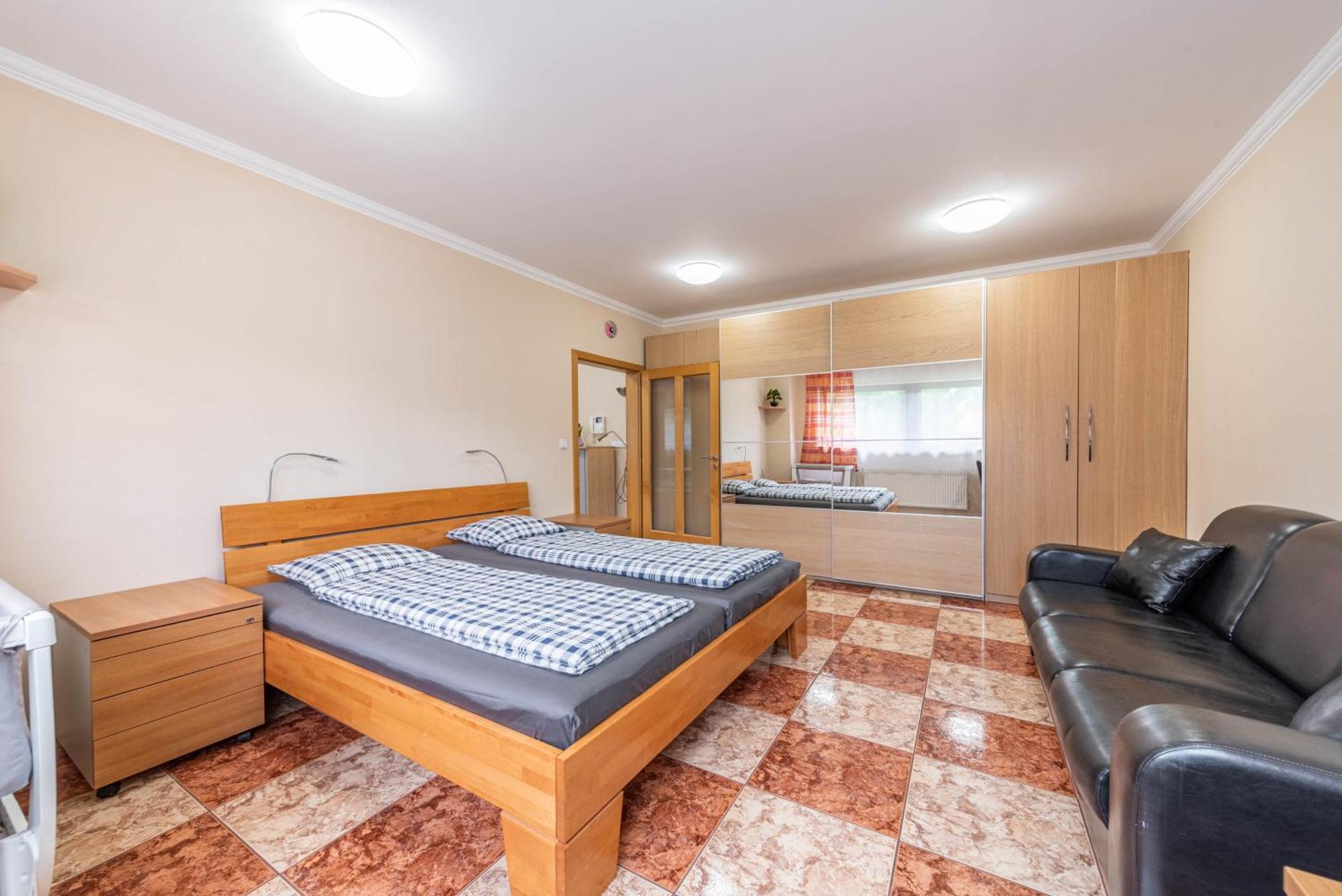 Apartman Blizko Centra Prahy Praga Zewnętrze zdjęcie